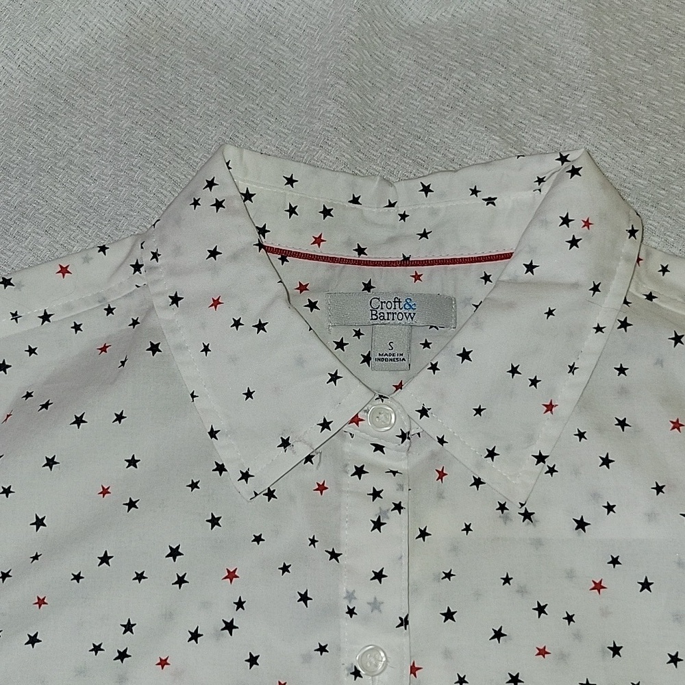 Croft & Barrow Red White Blue Stars Button-down Blouse Small NWT - Picture 3 of 5